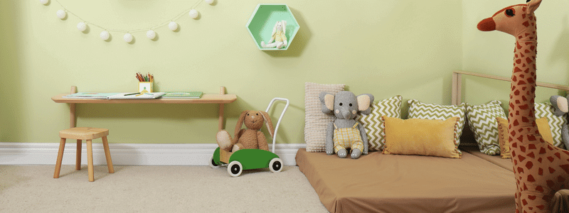 Vivre la pensée Montessori à la maison : la question des jouets